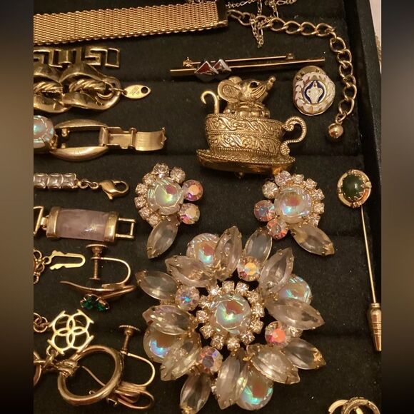 3 LB Unsearched Jewelry Mystery Lot Gold & Silver Tone Wearable Vintage Reseller - Picture 6 of 12